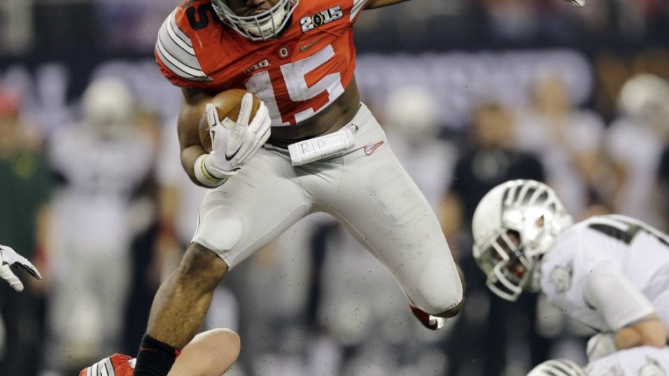 Ezekiel Elliott wins top Big Ten offensive player, leads 14 Ohio