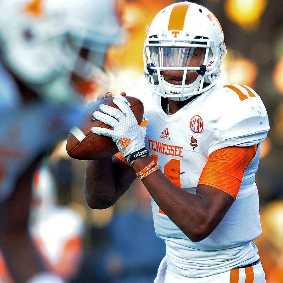 college-football-tennessee-three-pronged-rushing-attack-volunteers-hurd-dobbs-kamara