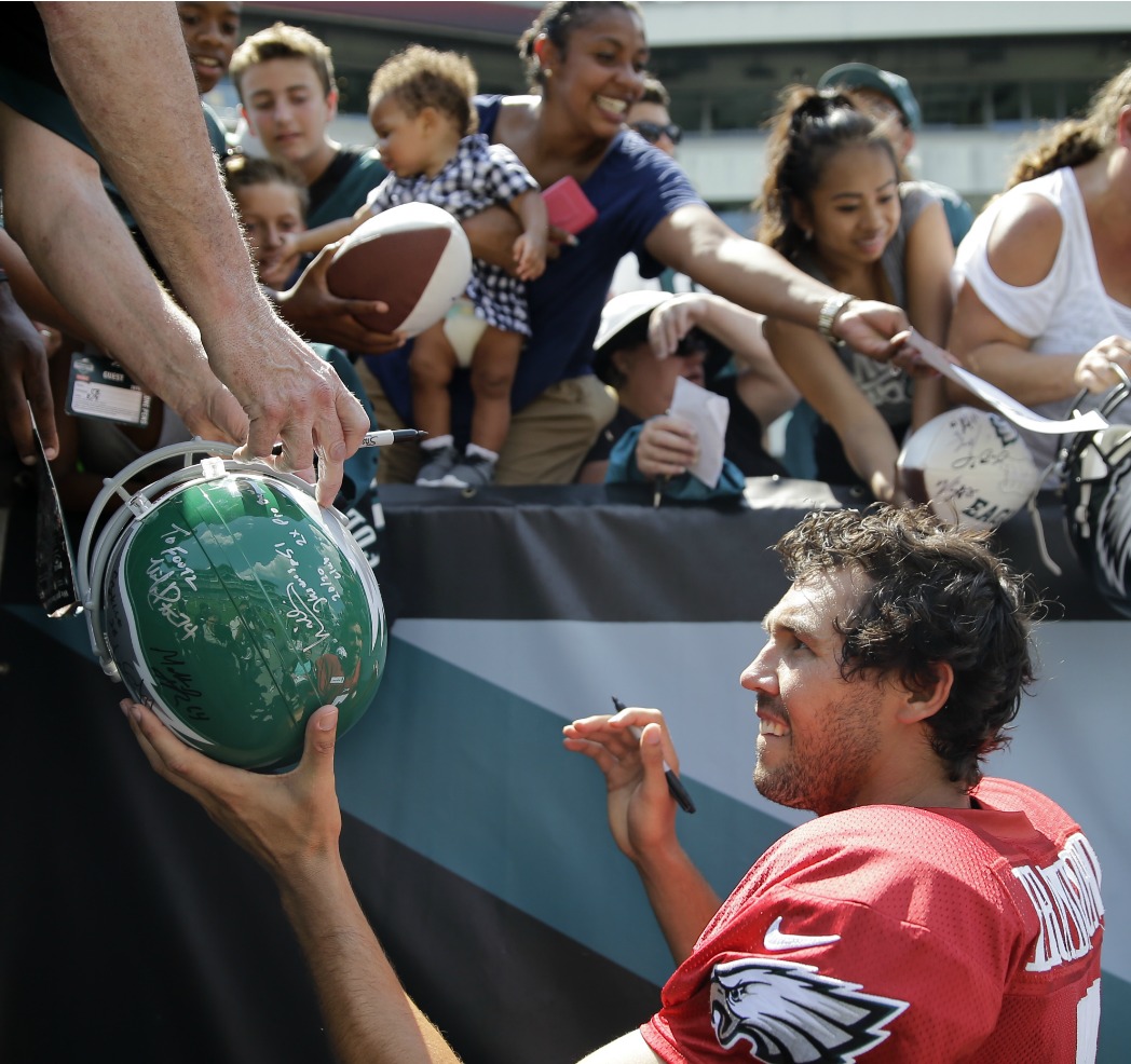 pro-training-camp-tour-sam-bradford-clear-no-1-qb-in-eagles-camp