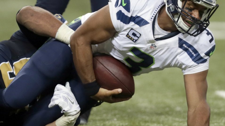 The Seahawks have a problem at right tackle, PFF News & Analysis