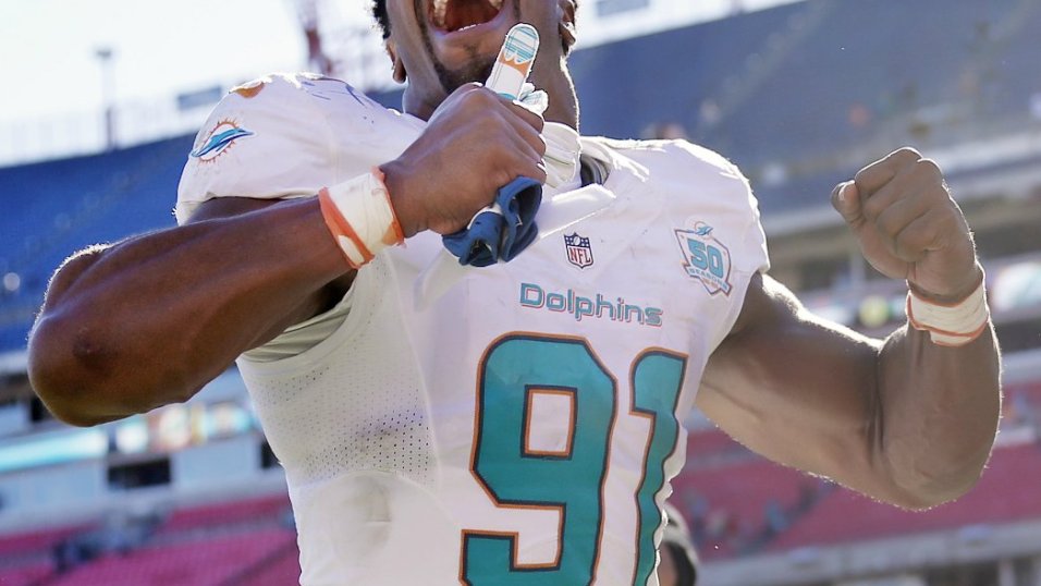 Titans signing longtime Dolphins DE Cameron Wake 