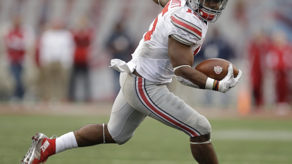 Drafting Ezekiel Elliott at eighth overall would be an awful use of  resources