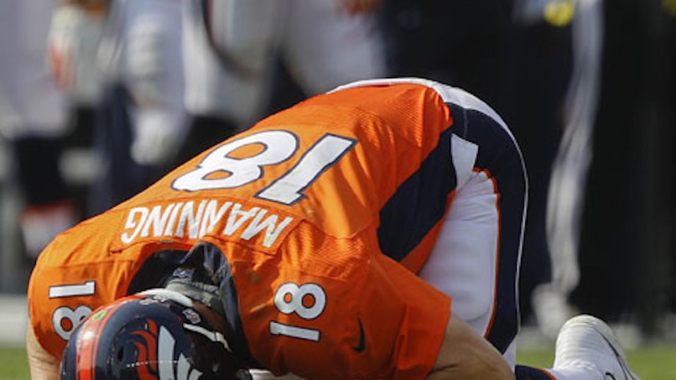 Peyton Manning of Denver Broncos pulled on same day he sets NFL record for  yards - ESPN