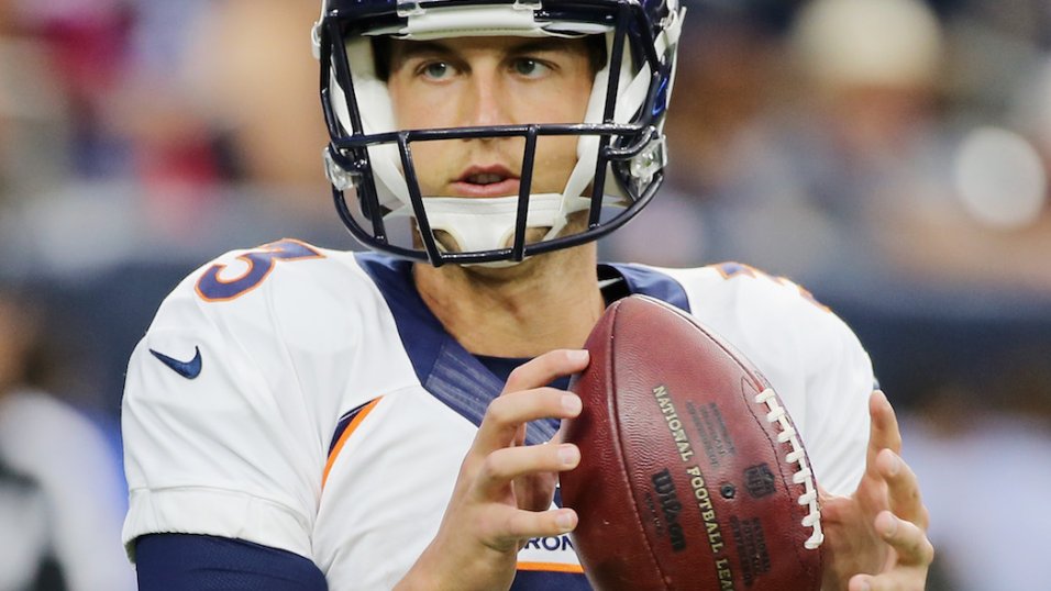 Chicago Bears quarterback Trevor Siemian looks to pass the ball