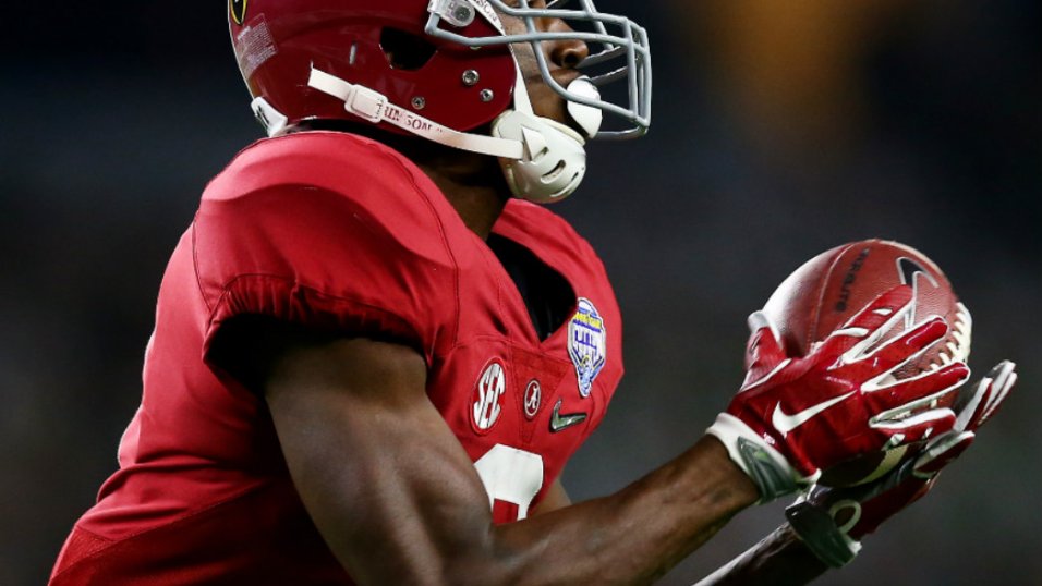 Amari Cooper with an impressive, 50-yard catch for alabama