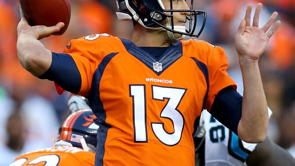 Chicago Bears quarterback Trevor Siemian looks to pass the ball