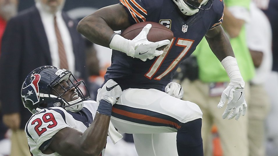 Chicago Bears wide receiver Kevin White runs a route during an NFL News  Photo - Getty Images