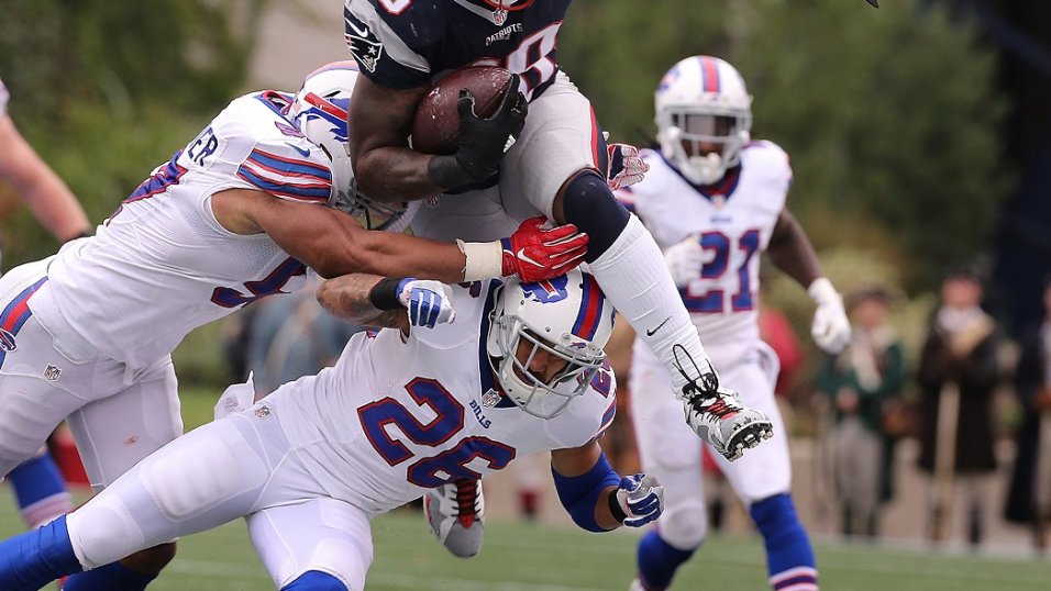 Lorenzo Alexander + 30 Bills legends set to return for Sunday's