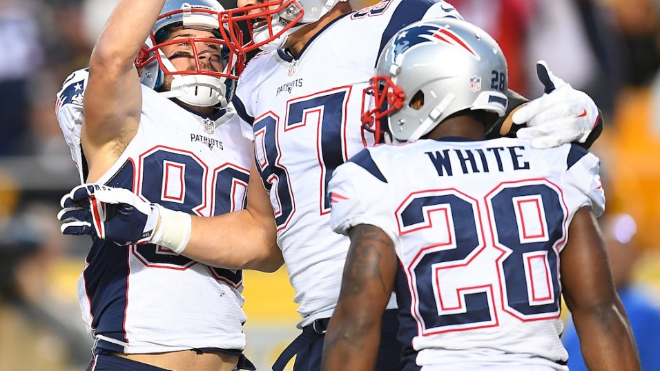 New England Patriots QB Tom Brady , Danny Amendola , Rob Gronkowski ,  News Photo - Getty Images