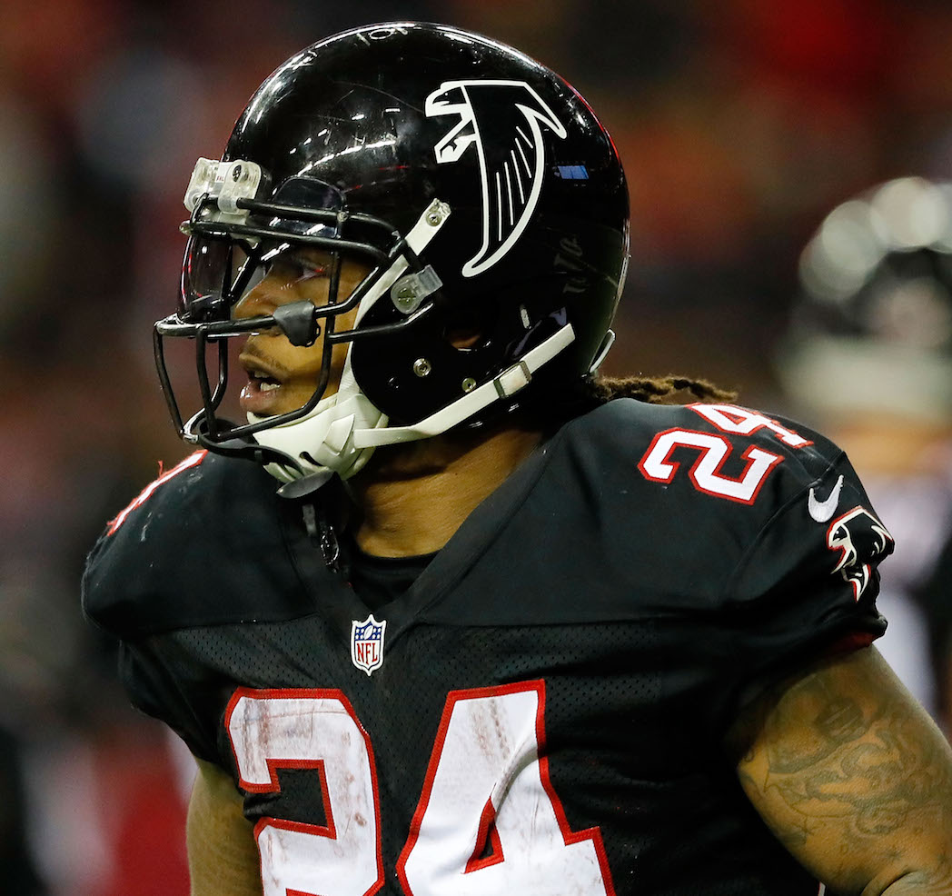 Devonta freeman black clearance jersey