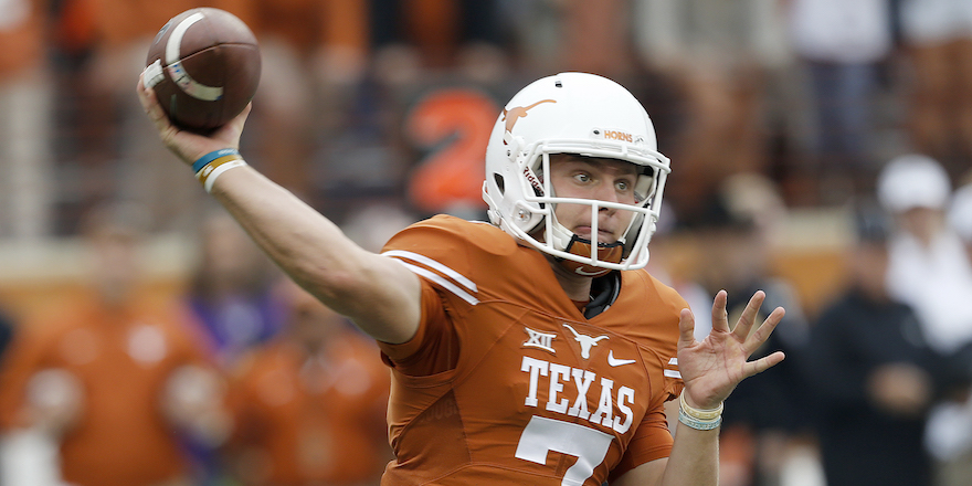 AUSTIN, TX - NOVEMBER 25: Shane Buechele #7 of the Texas Longhorns passes against the TCU Horned Frogs at Darrell K Royal -Texas Memorial Stadium on November 25, 2016 in Austin, Texas. (Photo by Chris Covatta/Getty Images)