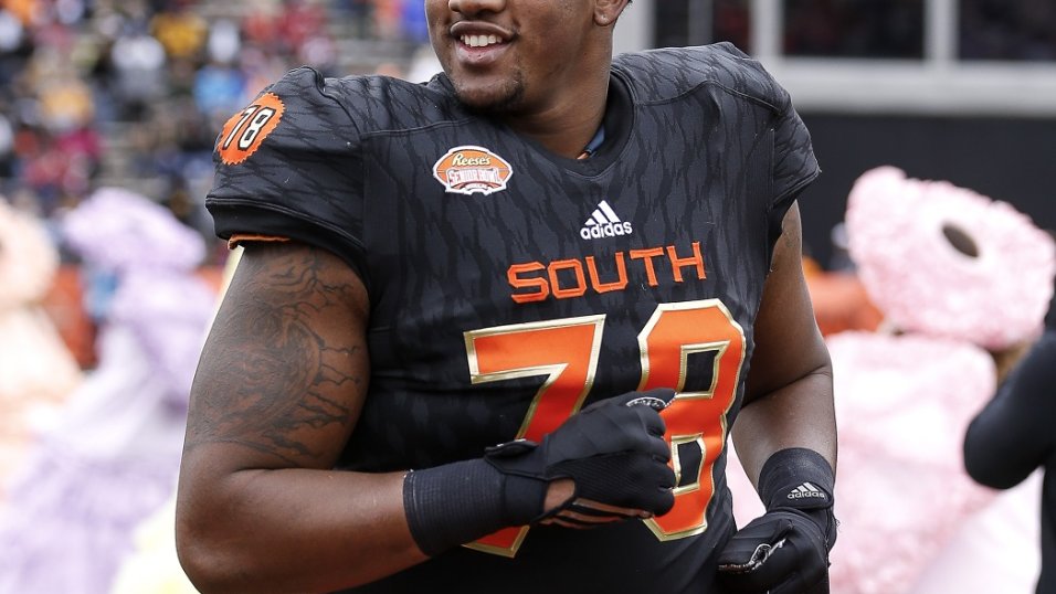 Offensive guard Eric Moore of the New York Giants looks on during a News  Photo - Getty Images