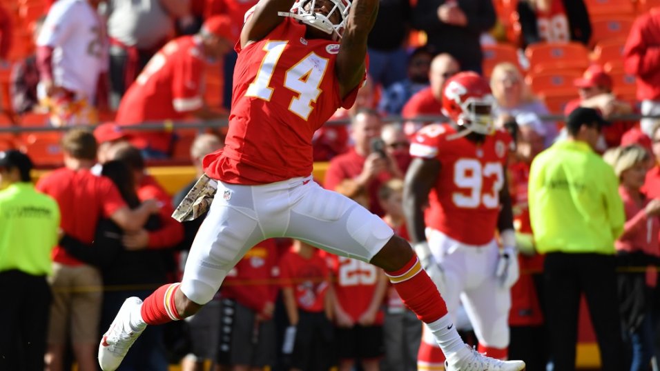 NFL Rumors: Receiver Demarcus Robinson Returns To Chiefs On One-Year Deal 