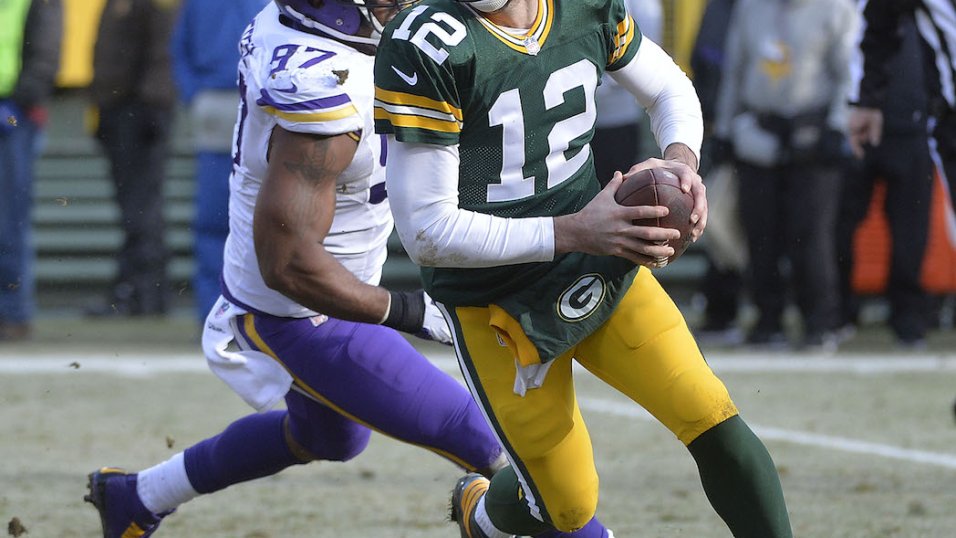 Memorable Moments: Rodgers makes first start vs. Vikings at Lambeau Field  in '08