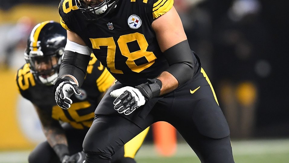 PFF Lists Alejandro Villanueva As Steelers' Most Likely Franchise Tag  Candidate (Which Isn't Saying Much) - Steelers Depot