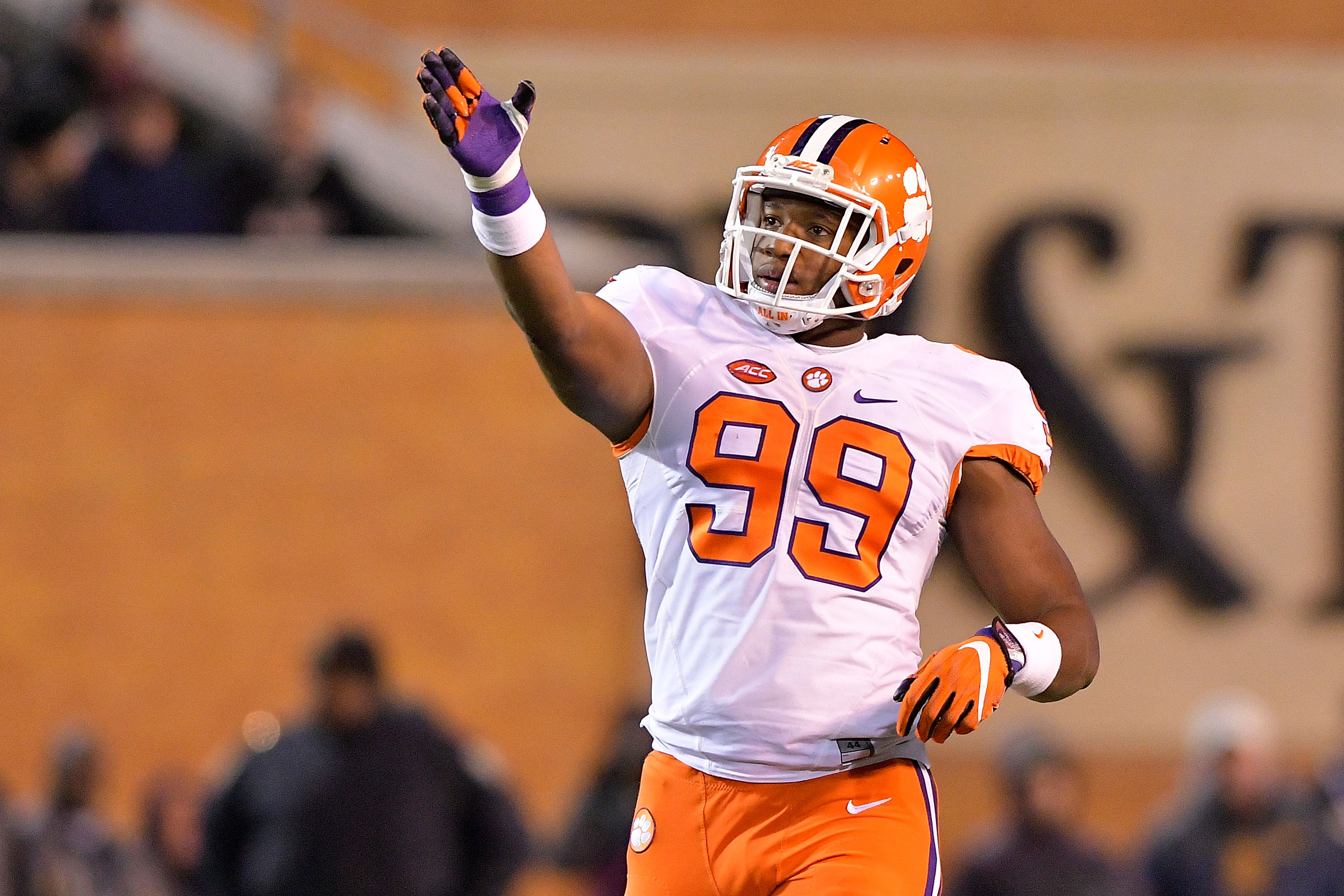 draft-2018-prospect-preview-clelin-ferrell-looks-to-build-off-strong-2016-finish