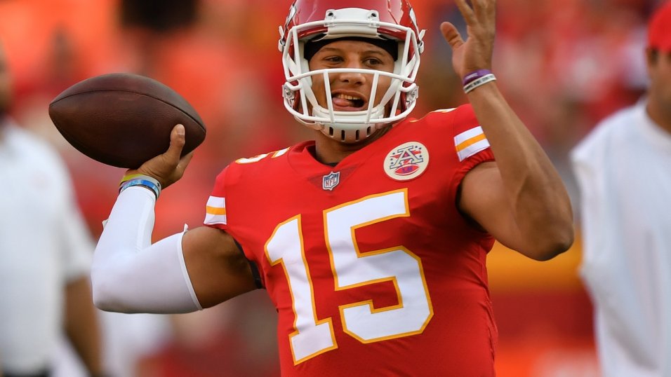 Chiefs reportedly bump QB Mahomes up to 2nd-string, PFF News & Analysis