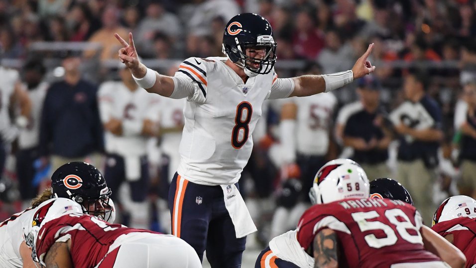 Chicago Bears quarterback Mike Glennon (8) warms up before an NFL football  game against the Detroit Lions, Sunday, Nov. 19, 2017, in Chicago. (AP  Photo/Nam Y. Huh Stock Photo - Alamy