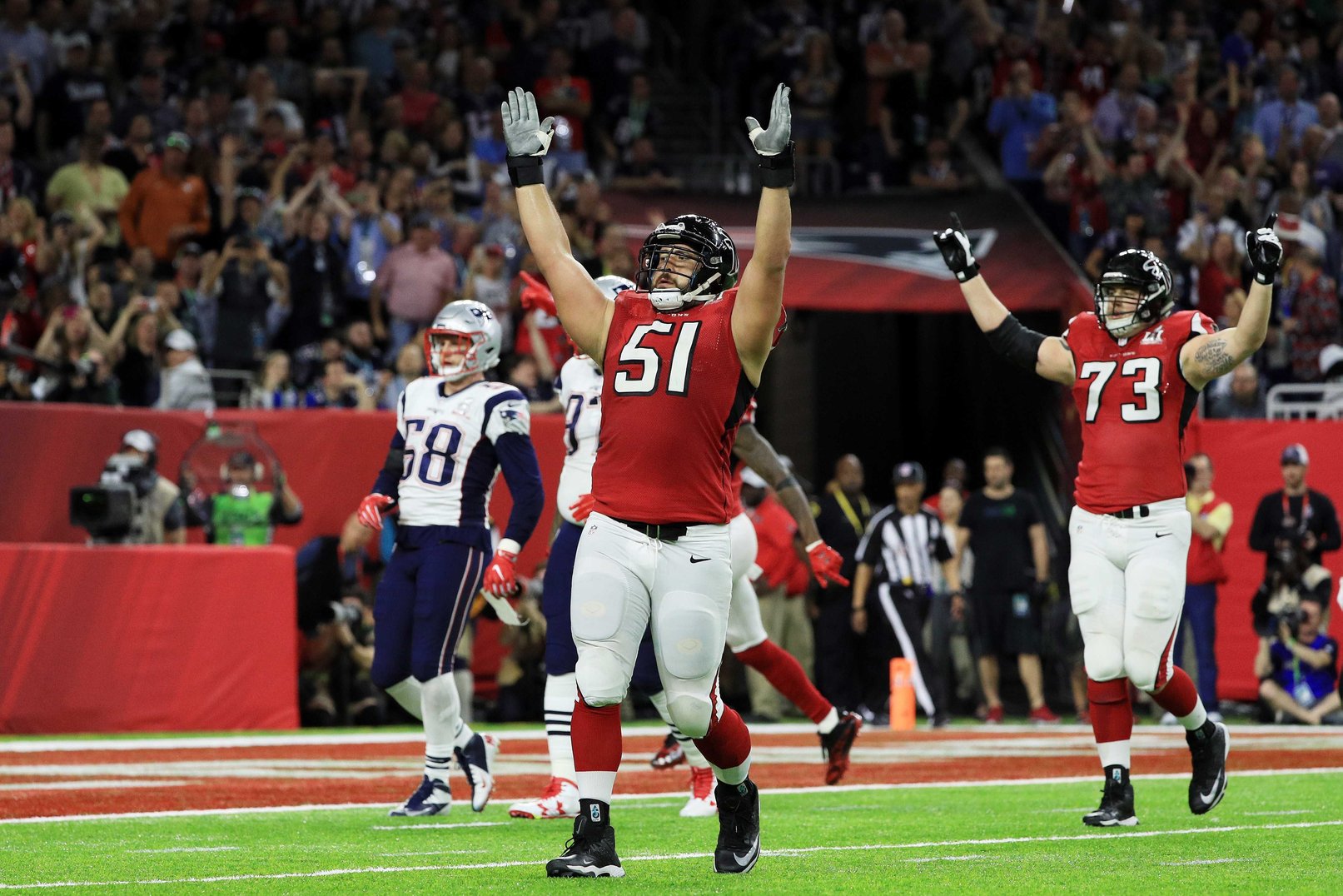 Alex Mack continues to shine at center