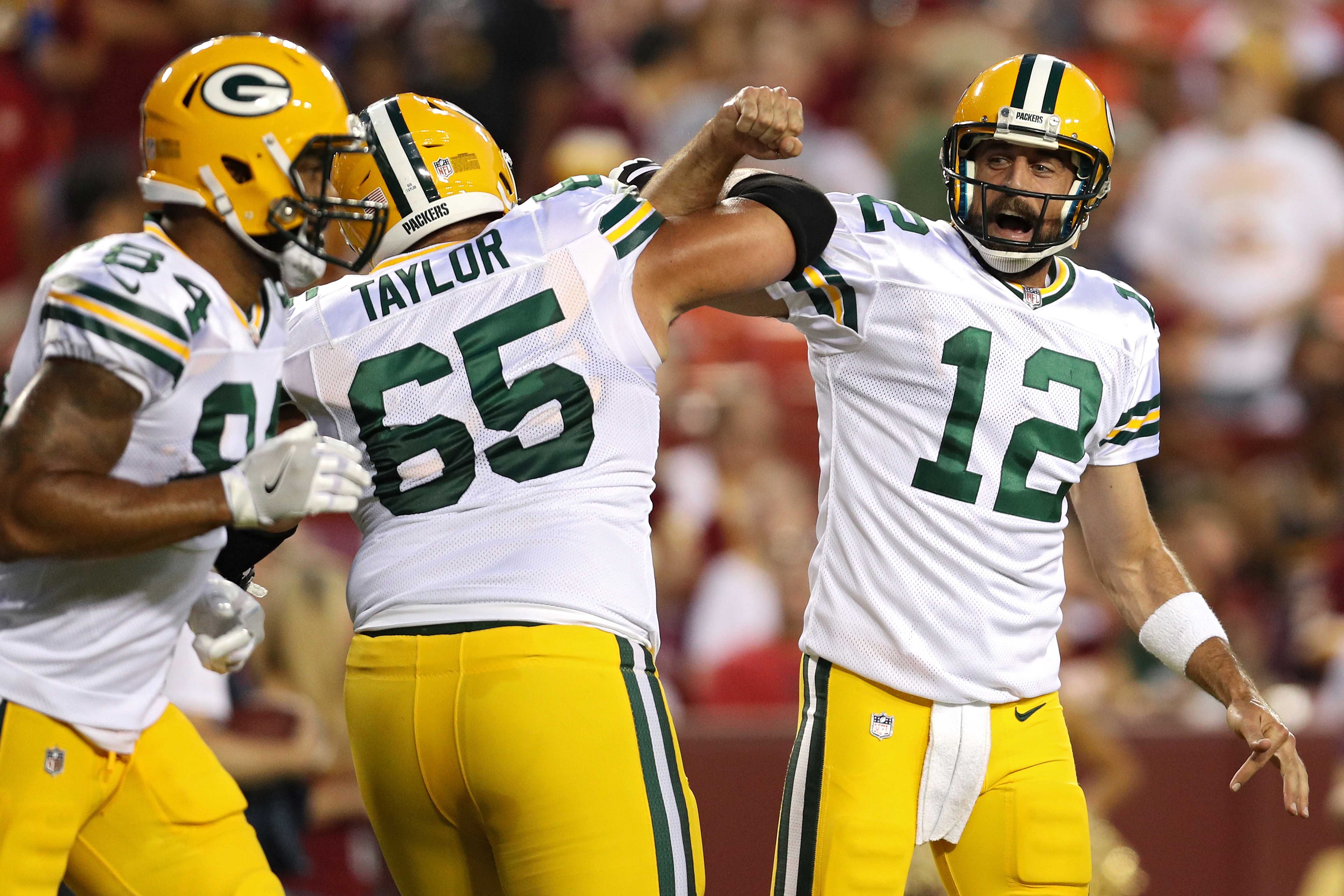 pro-packers-g-taylor-shines-in-first-ever-start-at-tackle
