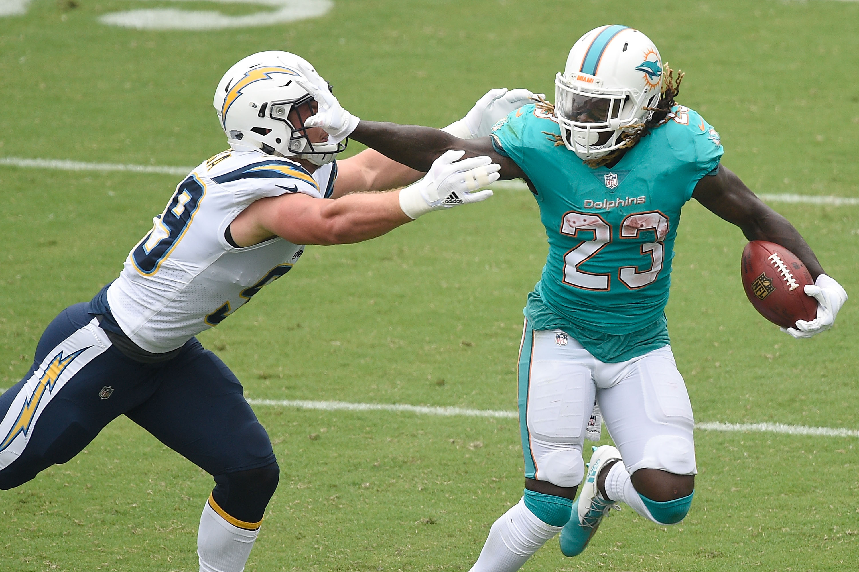 pro-dolphins-trade-rb-jay-ajayi-to-eagles