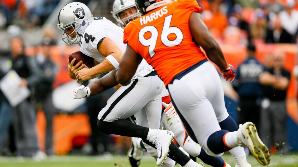 Derek Carr injury: Raiders QB out 2-6 weeks with a back fracture