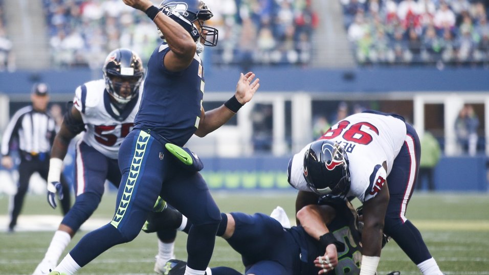 PFF on X: Russell Wilson on throws 20+ yards since 2017: 