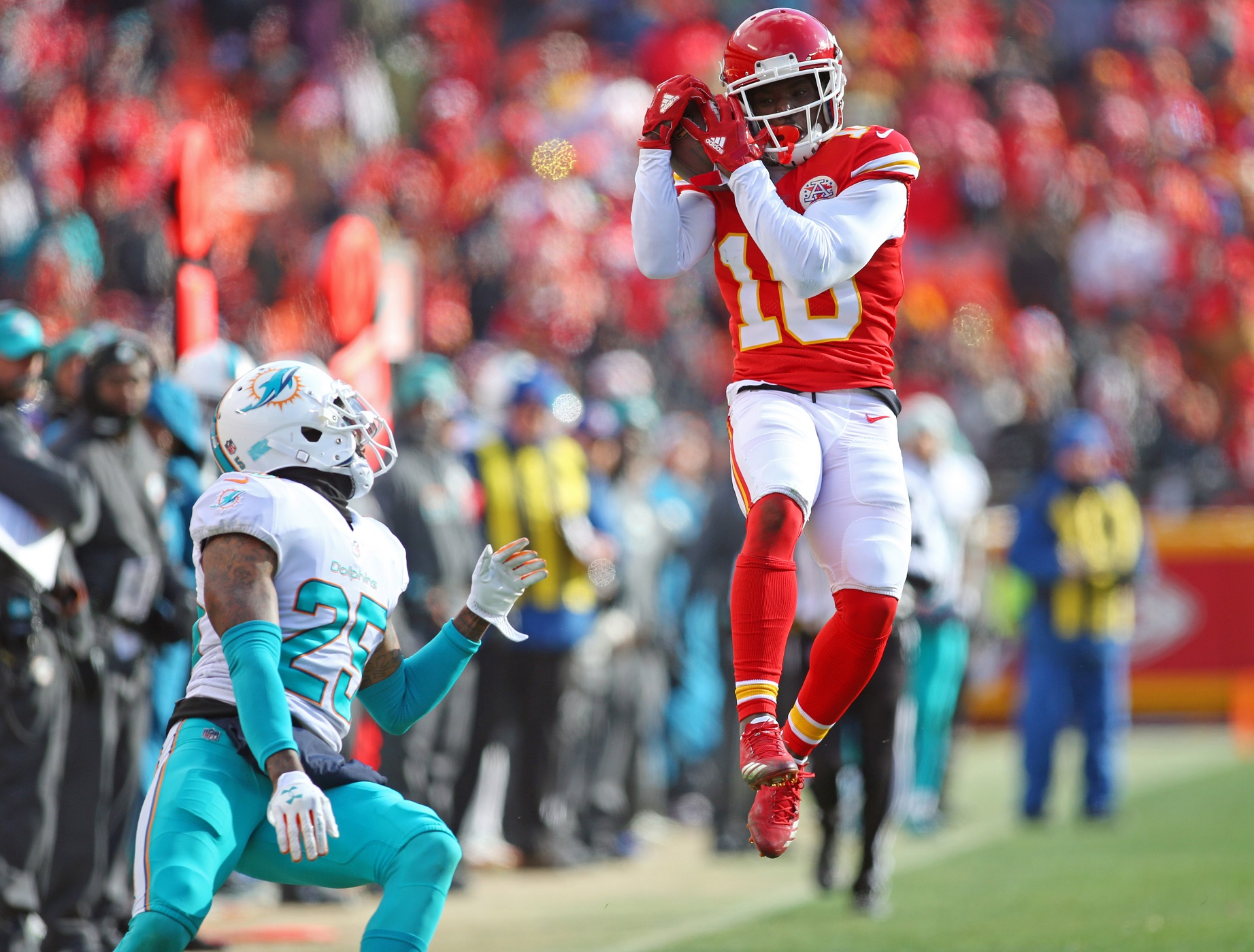 pro-refocused-kansas-city-chiefs-29-miami-dolphins-13