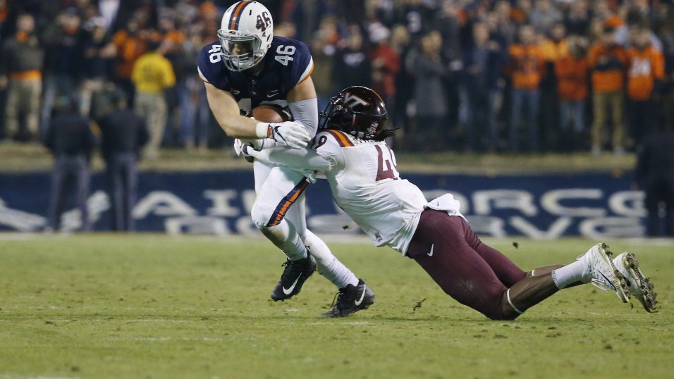 Patriots host Boise State linebacker Leighton Vander Esch for