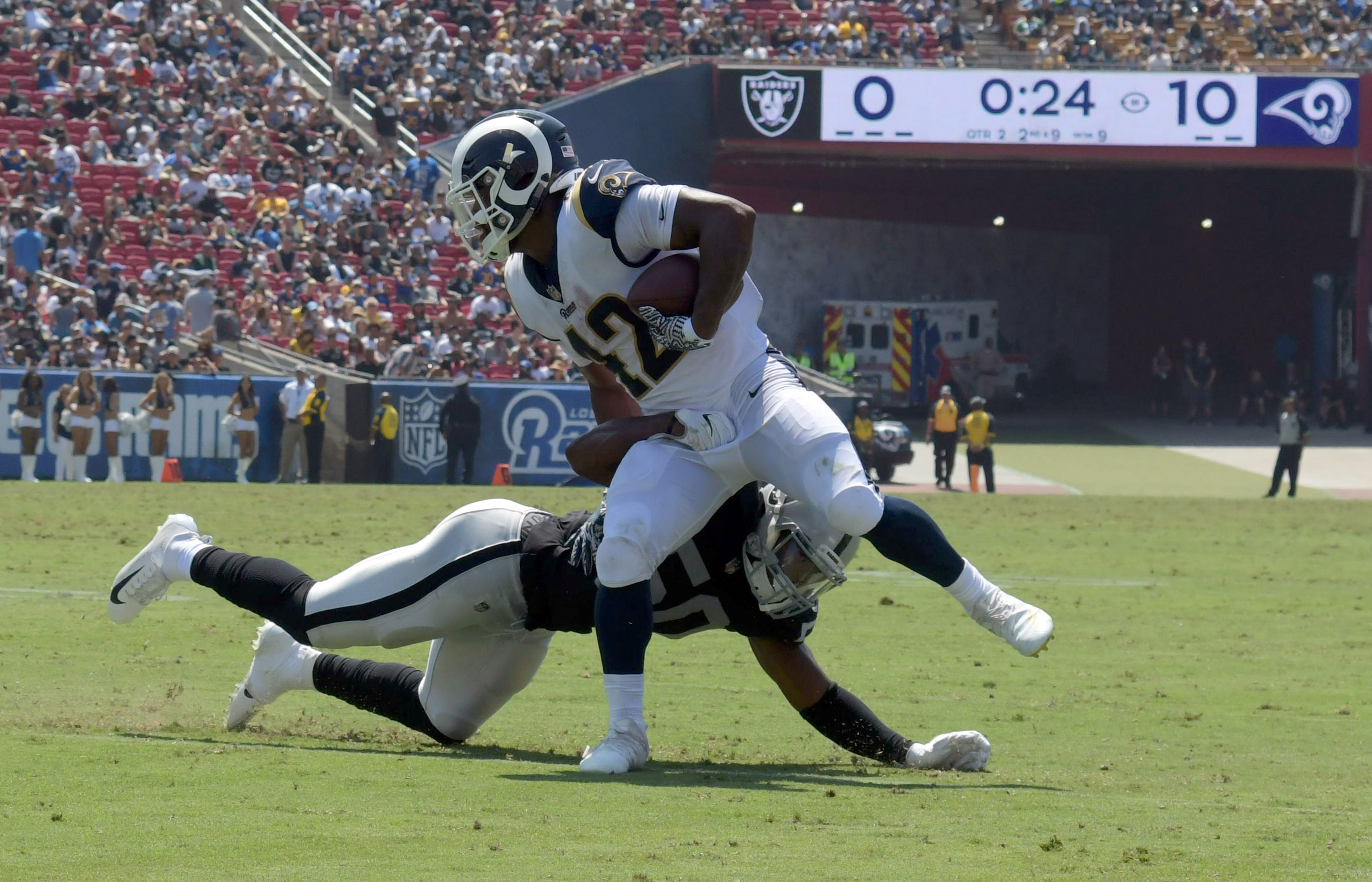 pro-refocused-2018-rams-19-raiders-15