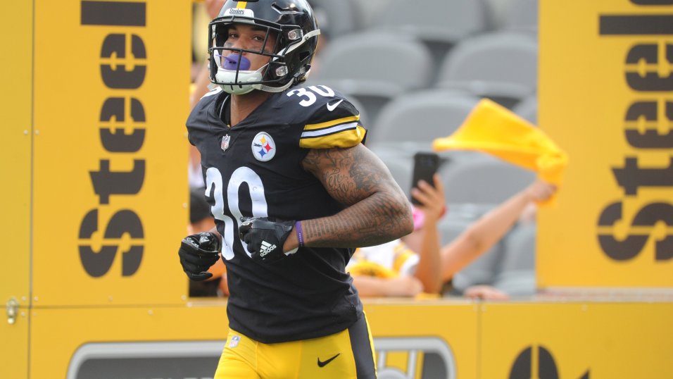 PFF Fantasy Football på X: James Conner inside the 5-yard line 