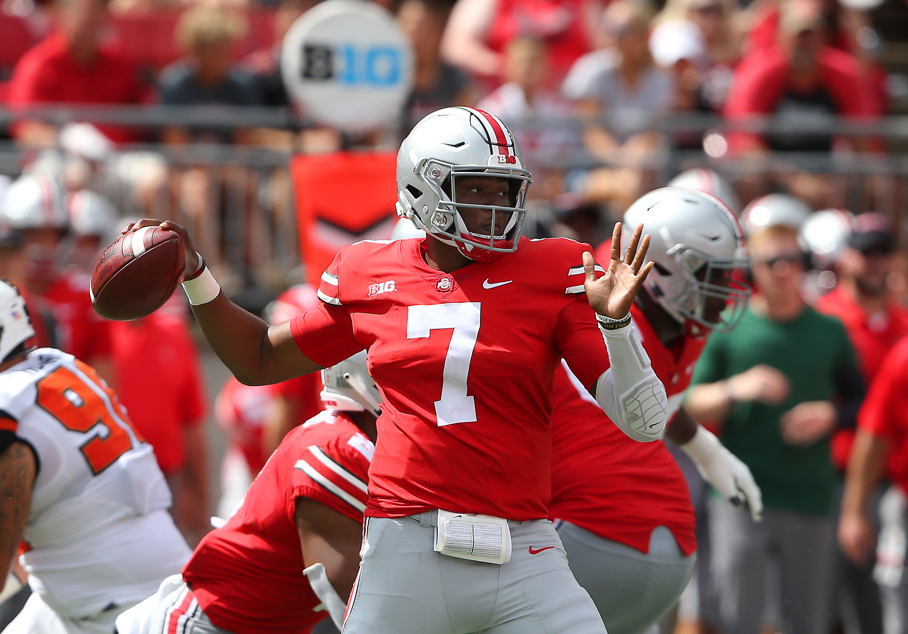 college-b1g-leaders-adjusted-completion-percentage-week-2