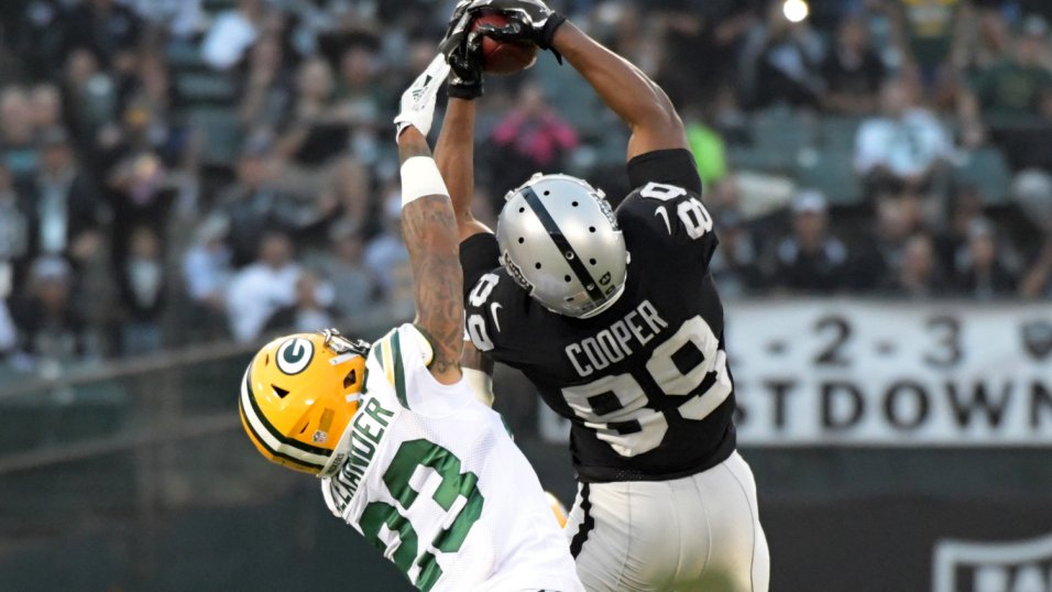 Oakland Raiders wide receiver Amari Cooper (89) warms up before an