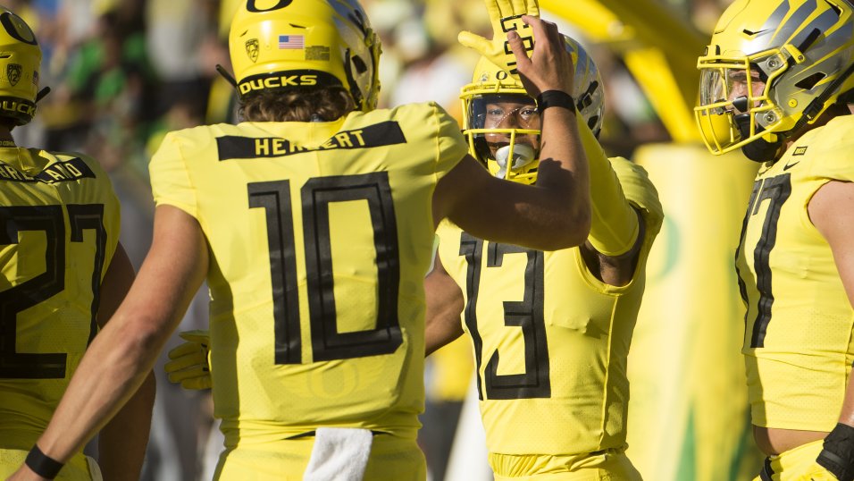 COLLEGE FOOTBALL  Justin Herbert, Troy Dye are back to complete Oregon's  rise