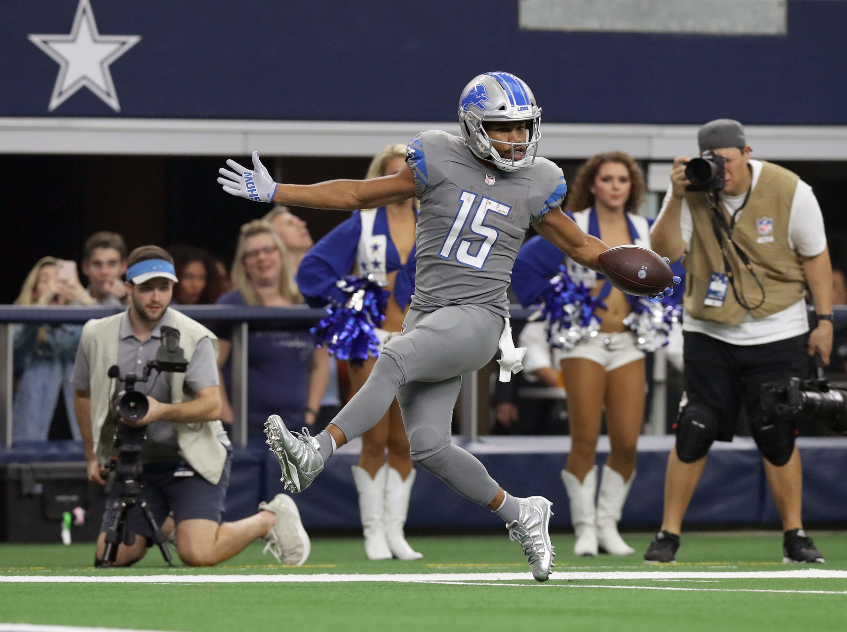 pro-eagles-strike-golden-trade-third-round-pick-for-lions-wr-tate