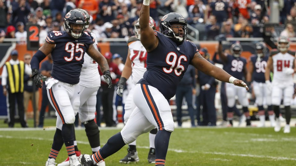 Chicago Bears defensive end Akiem Hicks (96) reacts during the second half  of an NFL football game against the Minnesota Vikings, Monday, Dec. 20,  2021, in Chicago. (AP Photo/Kamil Krzaczynski Stock Photo - Alamy