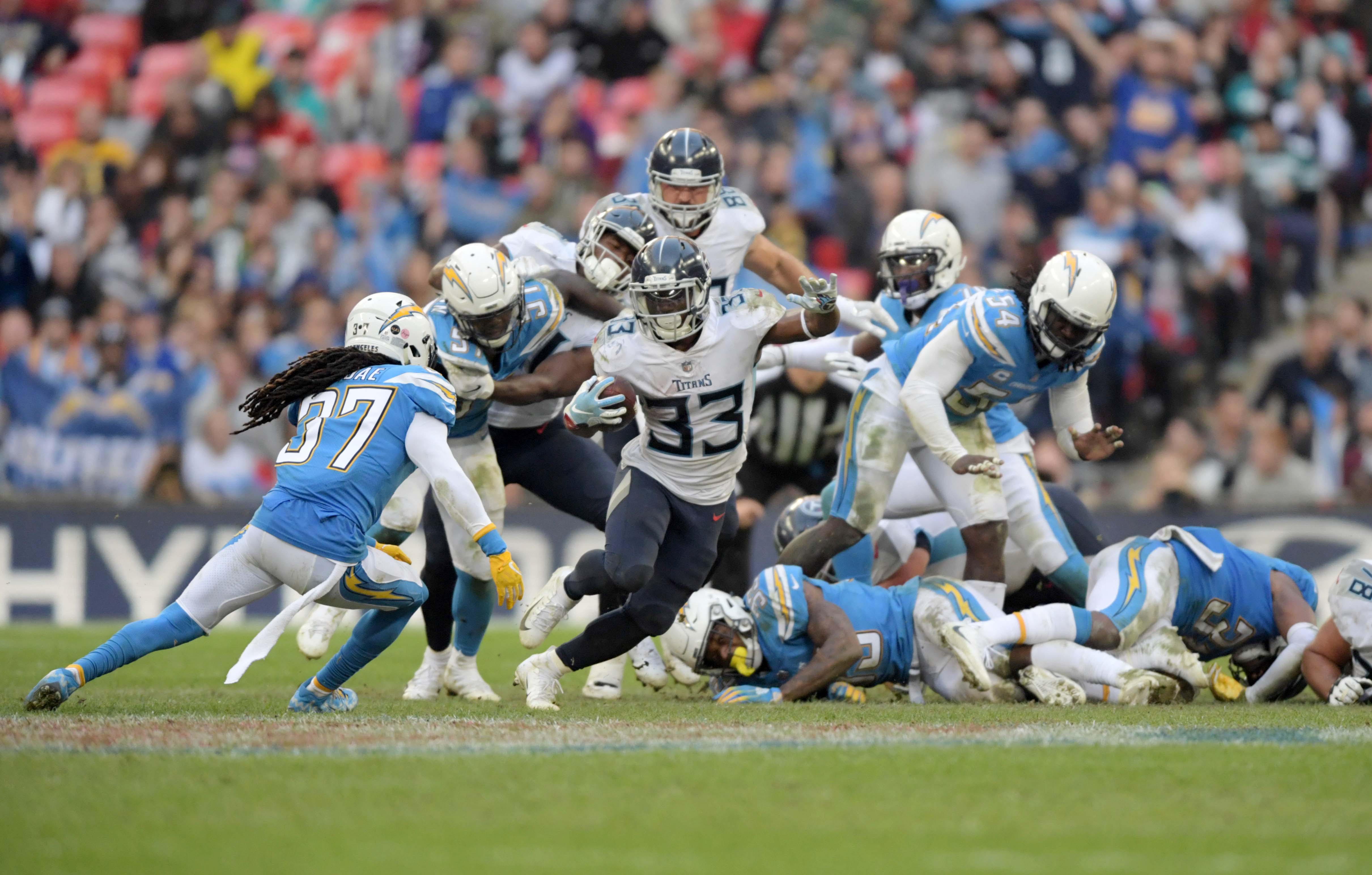 pro-dion-lewis-deservedly-taking-over-in-the-tennessee-backfield