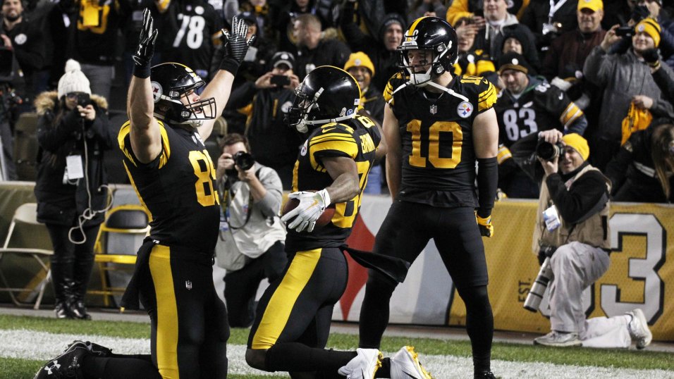 Steelers beat Panthers 52-21