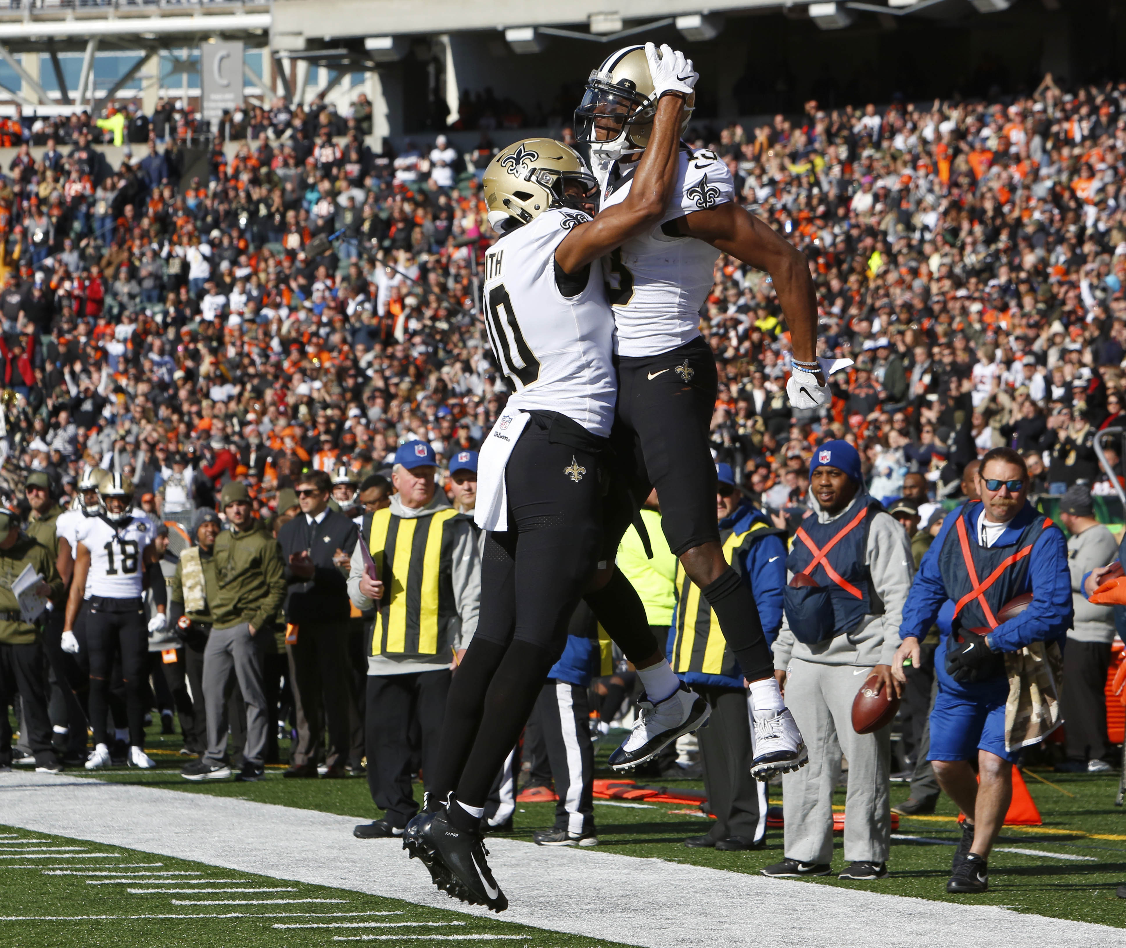 pro-week-11-nfl-team-of-the-week