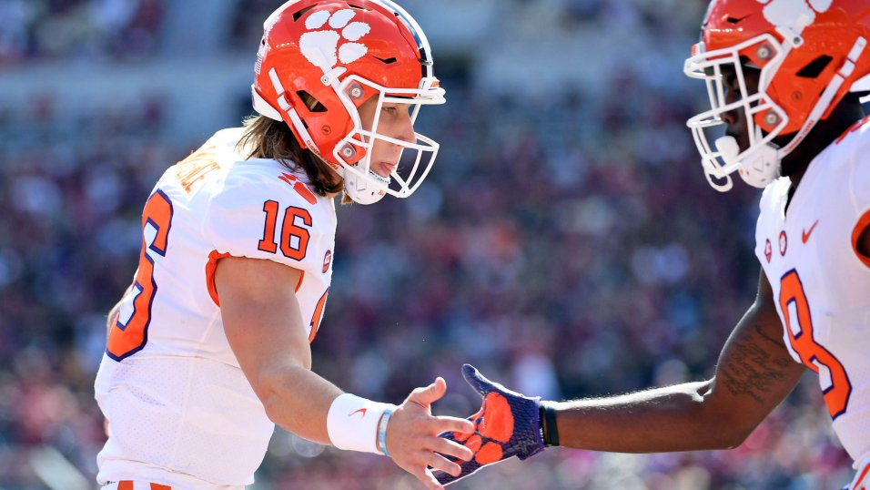 Trevor Lawrence shows off elite arm talent at Clemson spring game