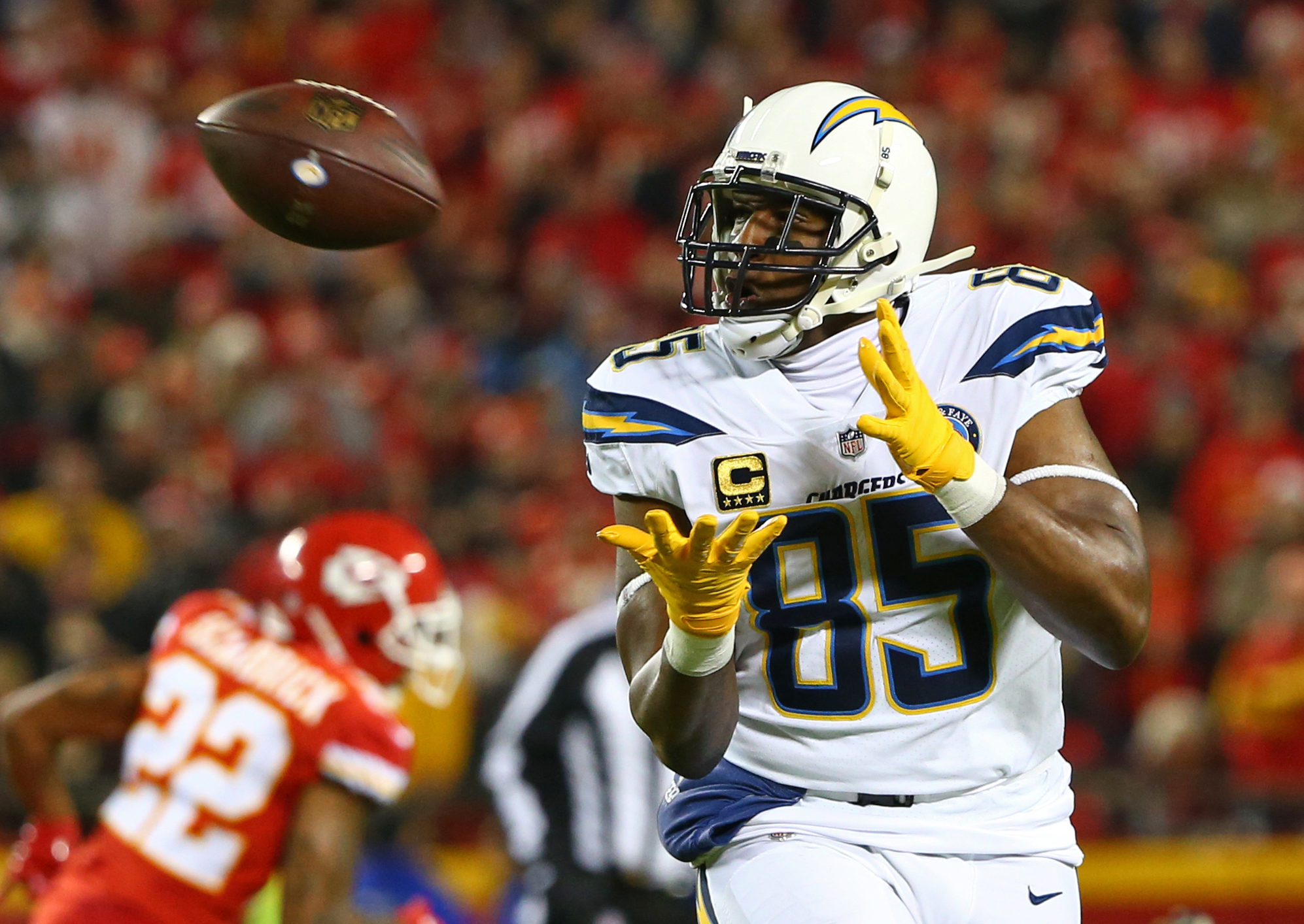 pro-in-the-twilight-of-his-career-chargers-te-antonio-gates-is-finding-a-different-way-to-win