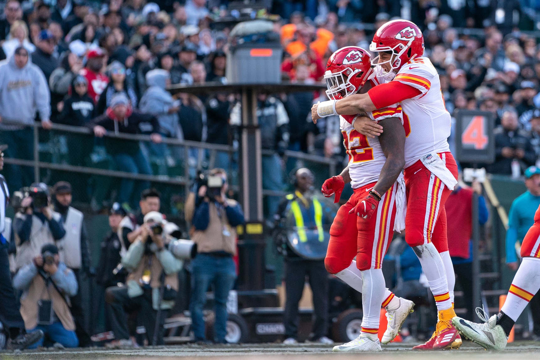 pro-mahomes-and-the-chiefs-offensive-environment-have-elevated-each-other-to-historic-levels
