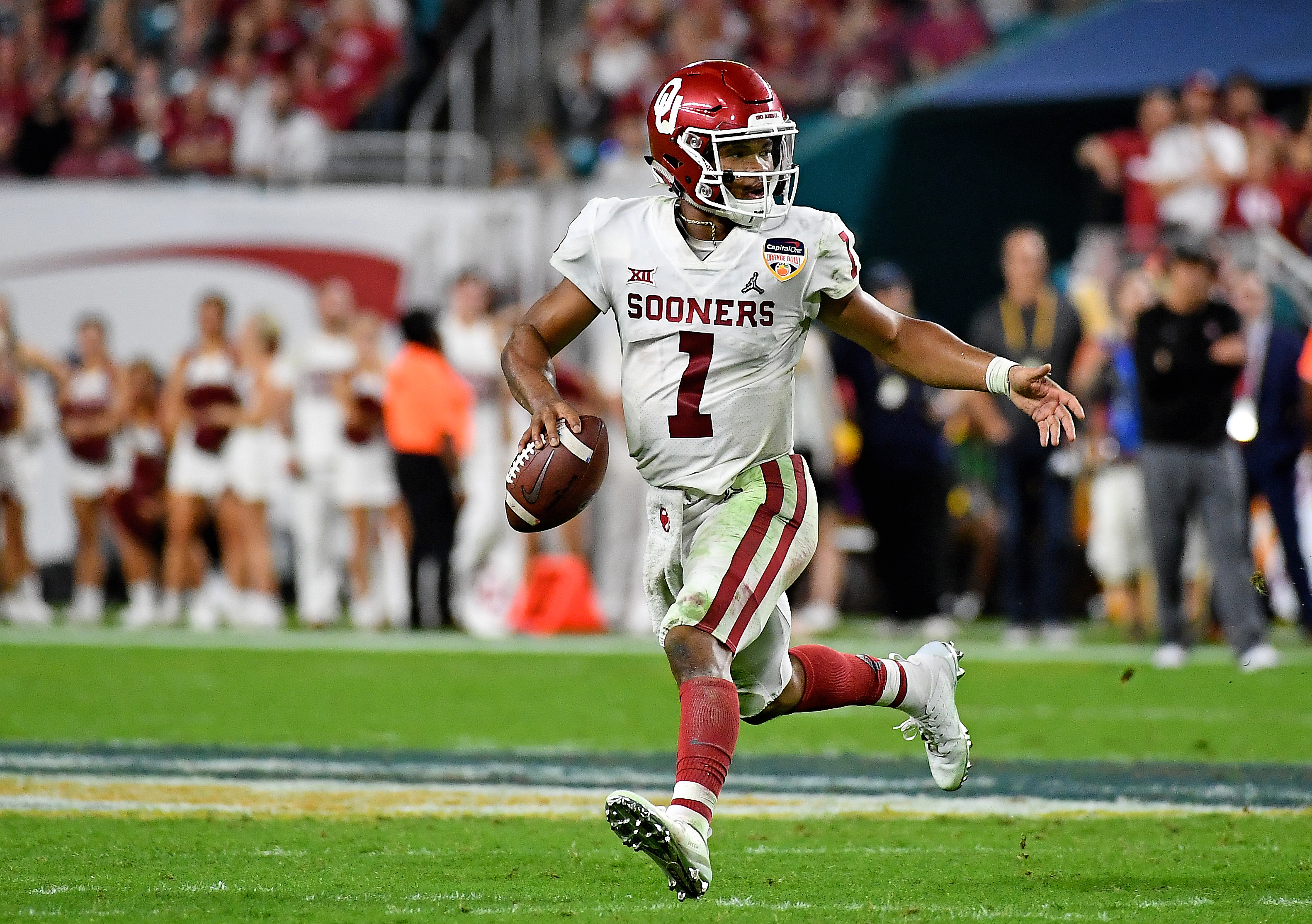 pro-how-nfl-teams-should-use-the-skill-sets-of-each-rookie-qb