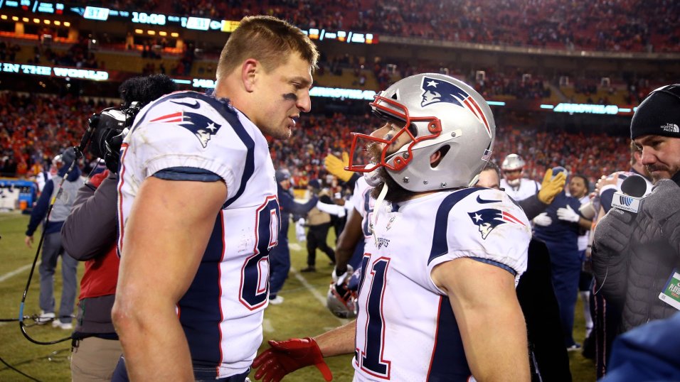 Edelman and Gronkowski provide vintage performance in Patriots