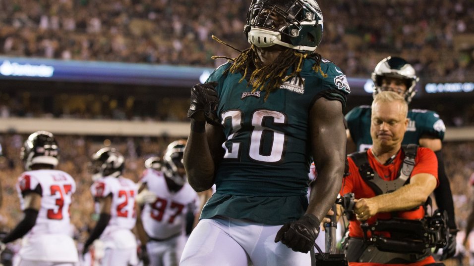 Dolphins trade RB Jay Ajayi to Eagles, PFF News & Analysis