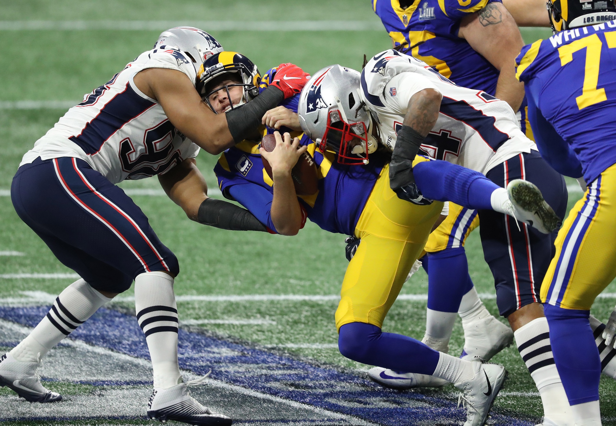 pro-patriots-follow-blueprint-for-beating-jared-goff-and-the-rams-to-perfection