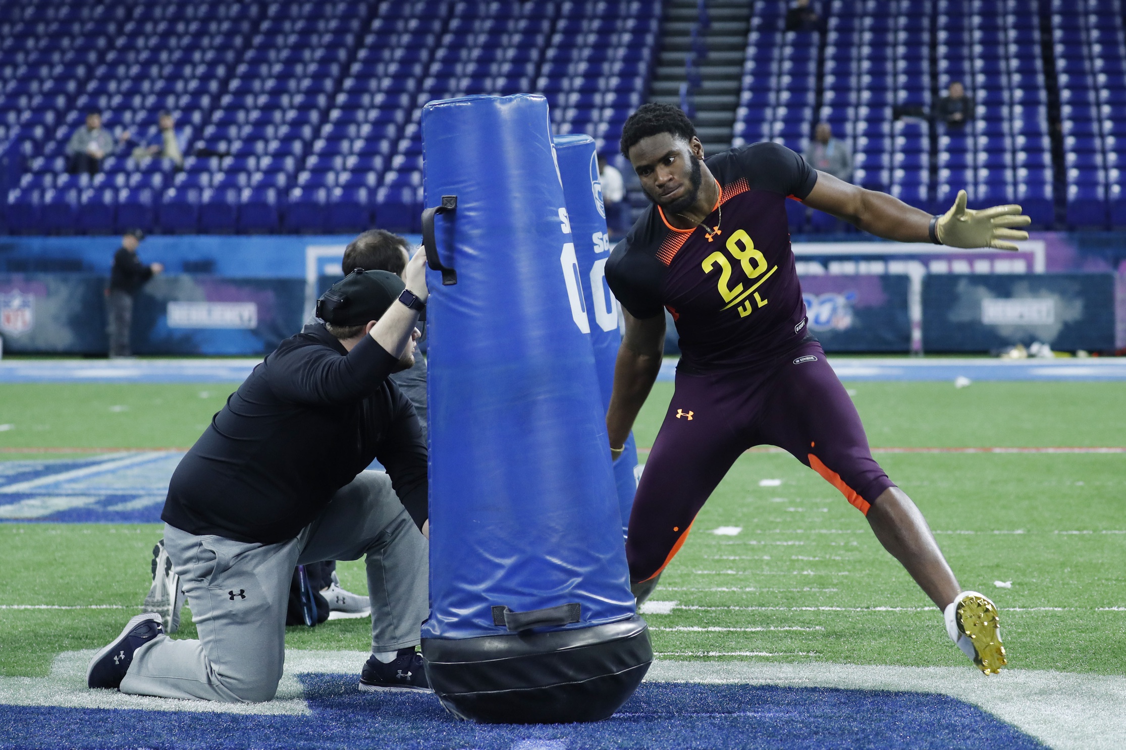 draft-brian-burns-is-so-much-more-than-an-explosive-athletic-freak-hes-a-technician-committed-to-improving