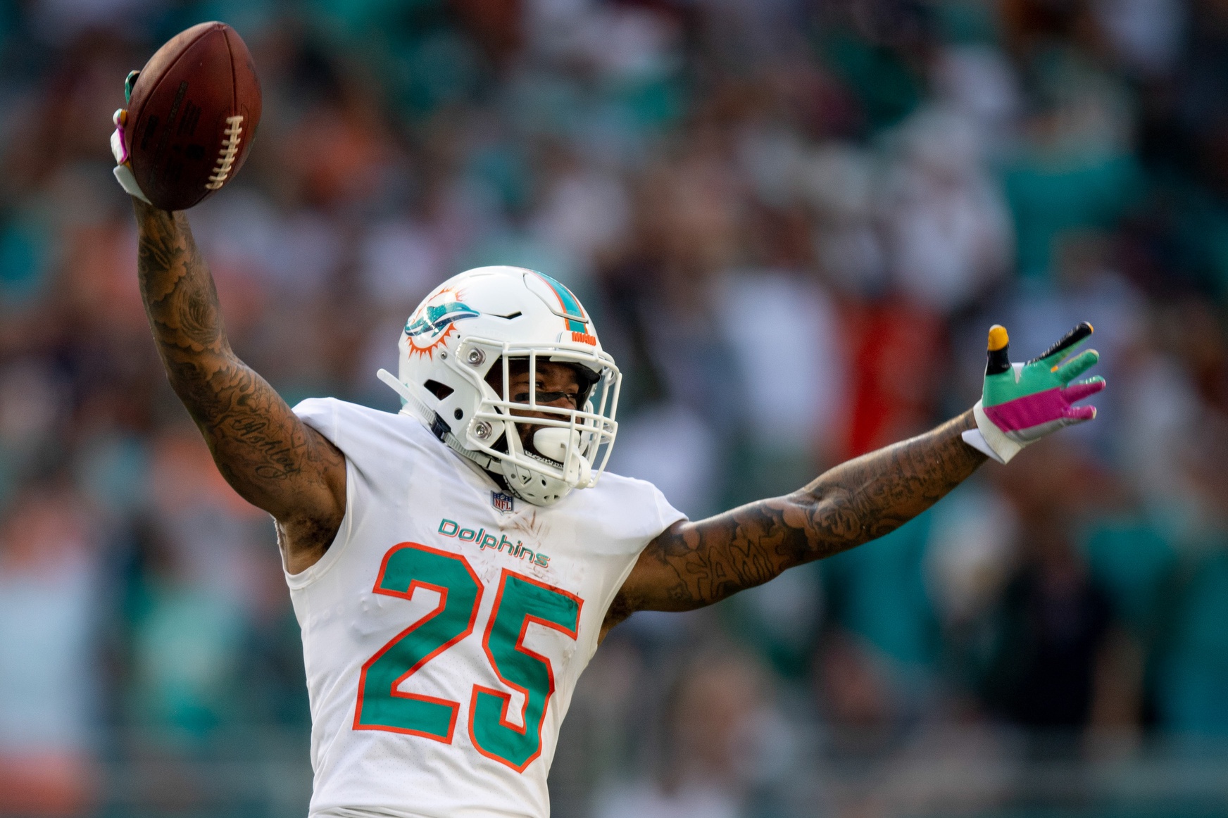 Dolphins gamble on Xavien Howard, make him highestpaid