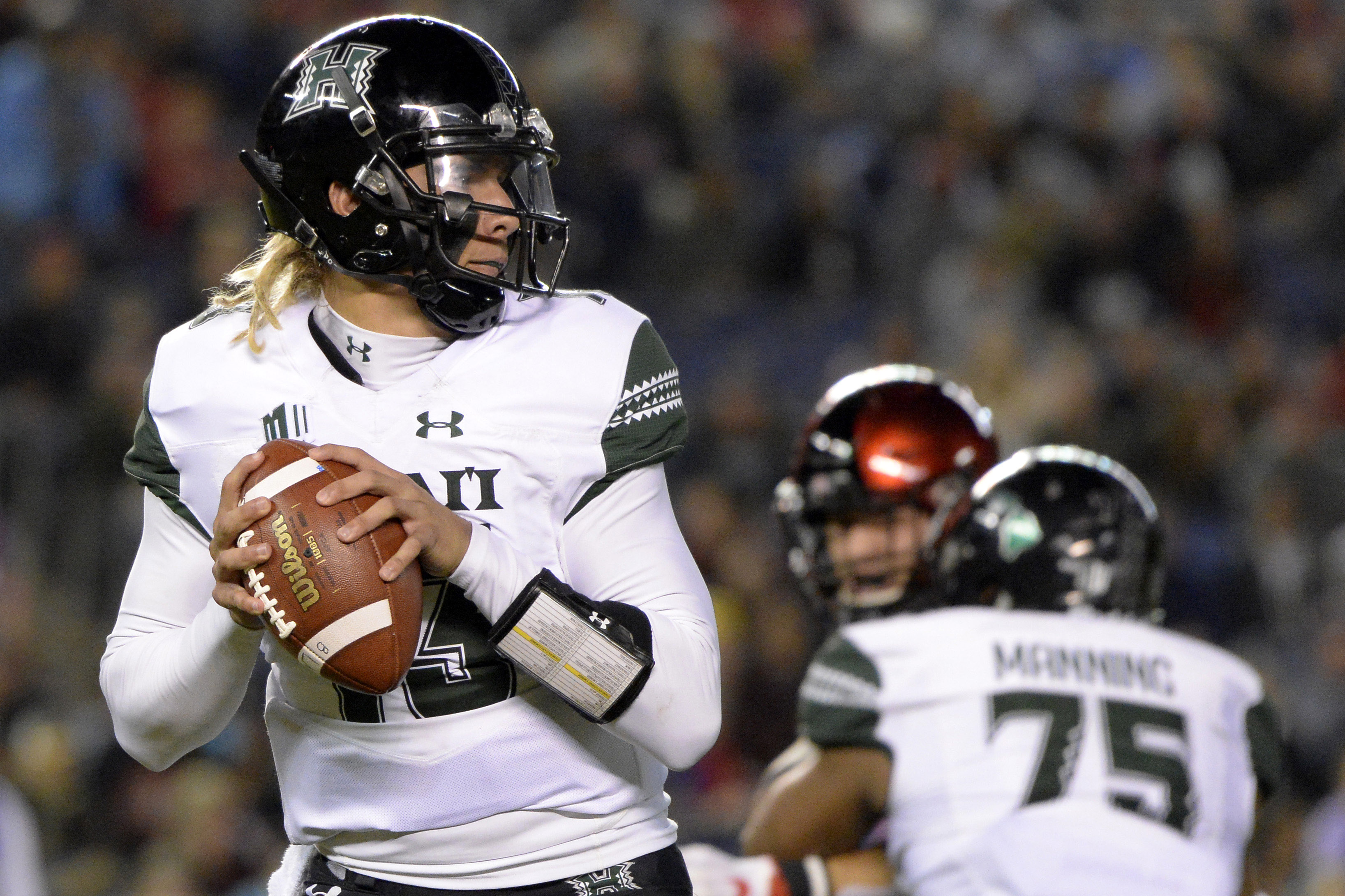 college-hawaii-qb-cole-mcdonald-quietly-among-the-national-leaders