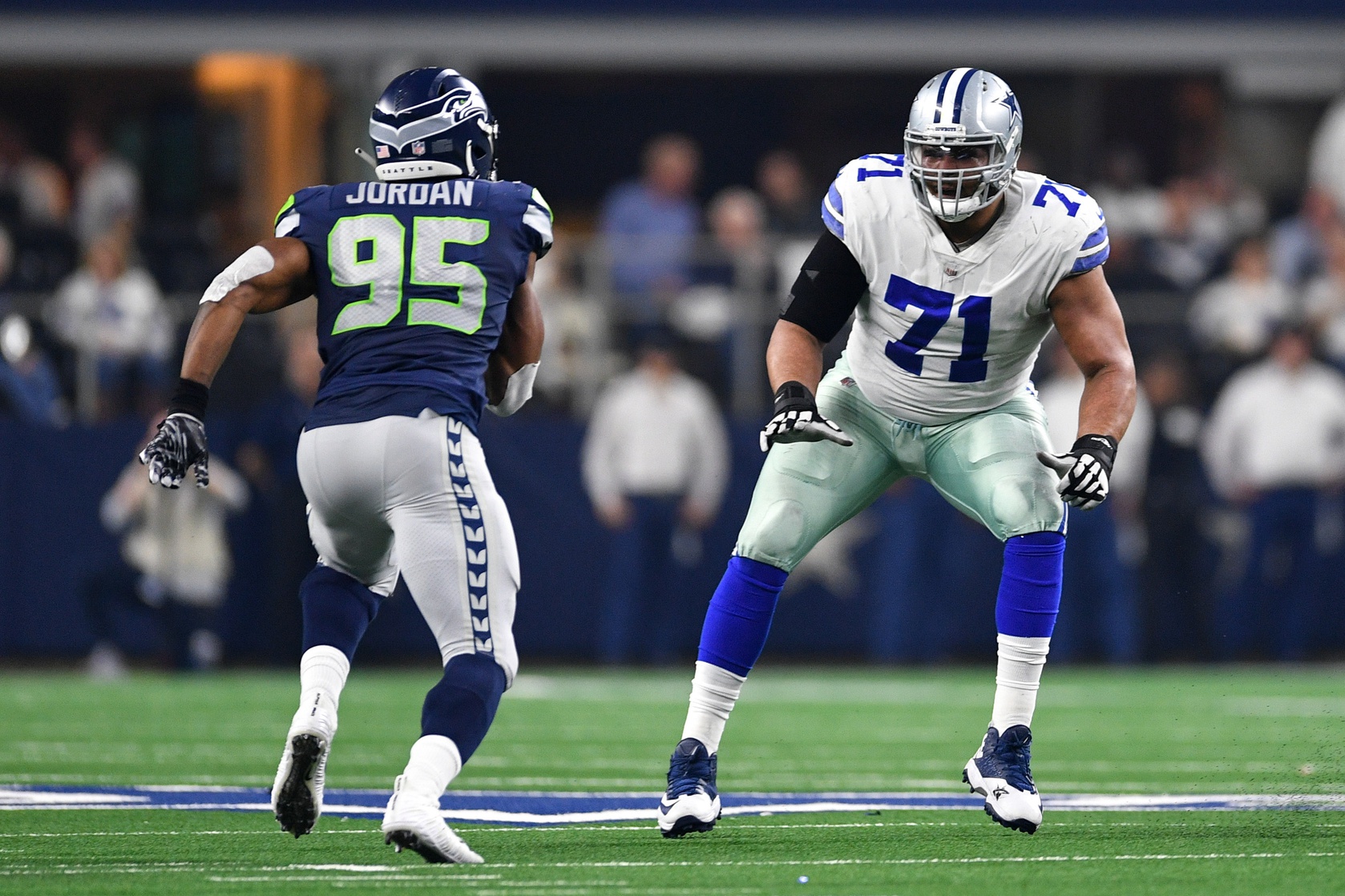 pro-dallas-cowboys-solidify-offensive-line-extend-tackle-lael-collins